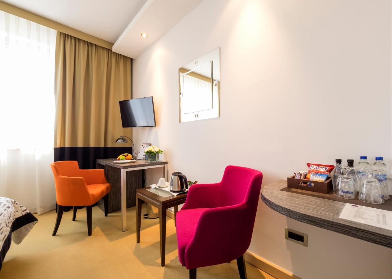 In Hotel Beograd Ngoại thất bức ảnh