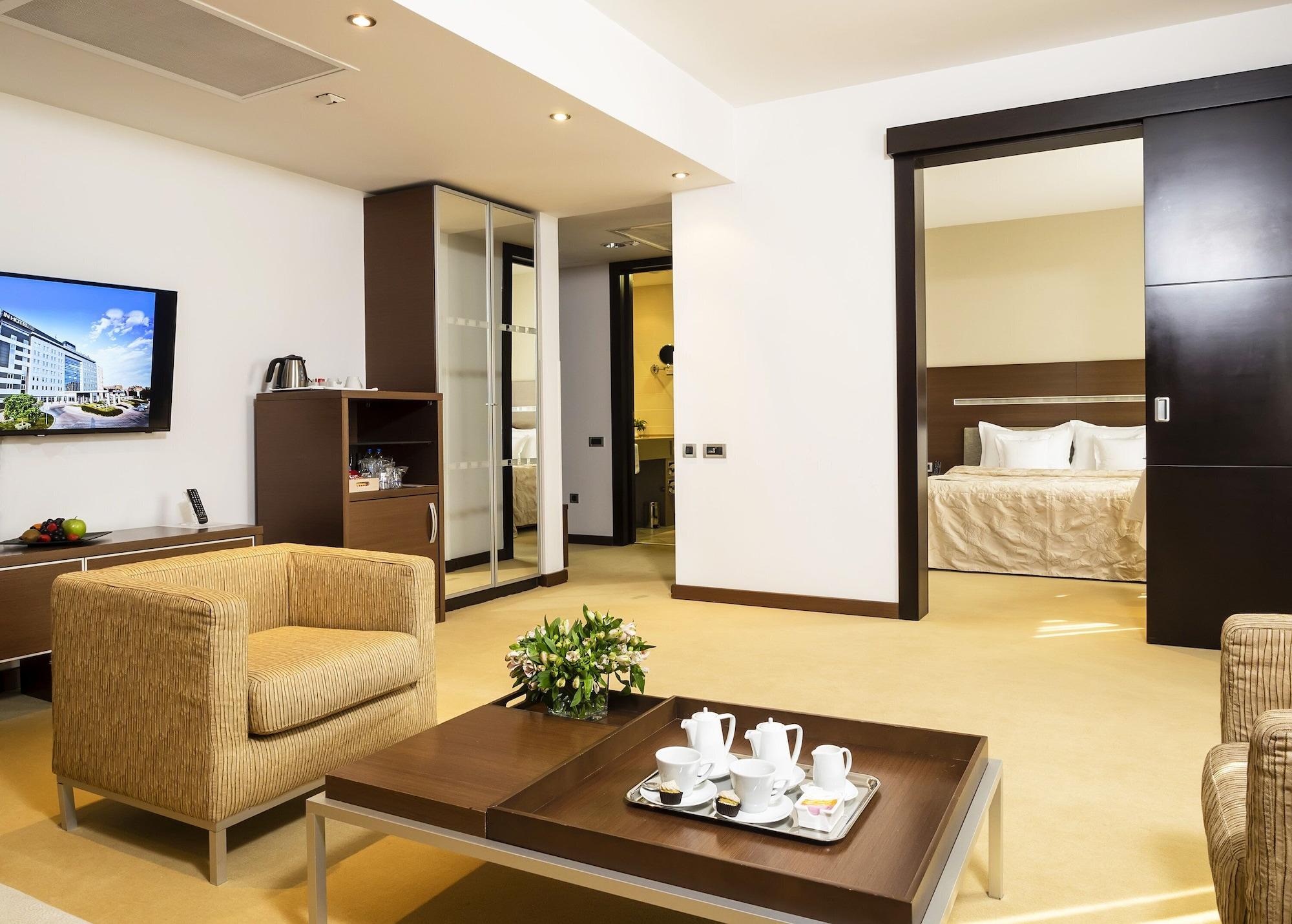 In Hotel Beograd Ngoại thất bức ảnh