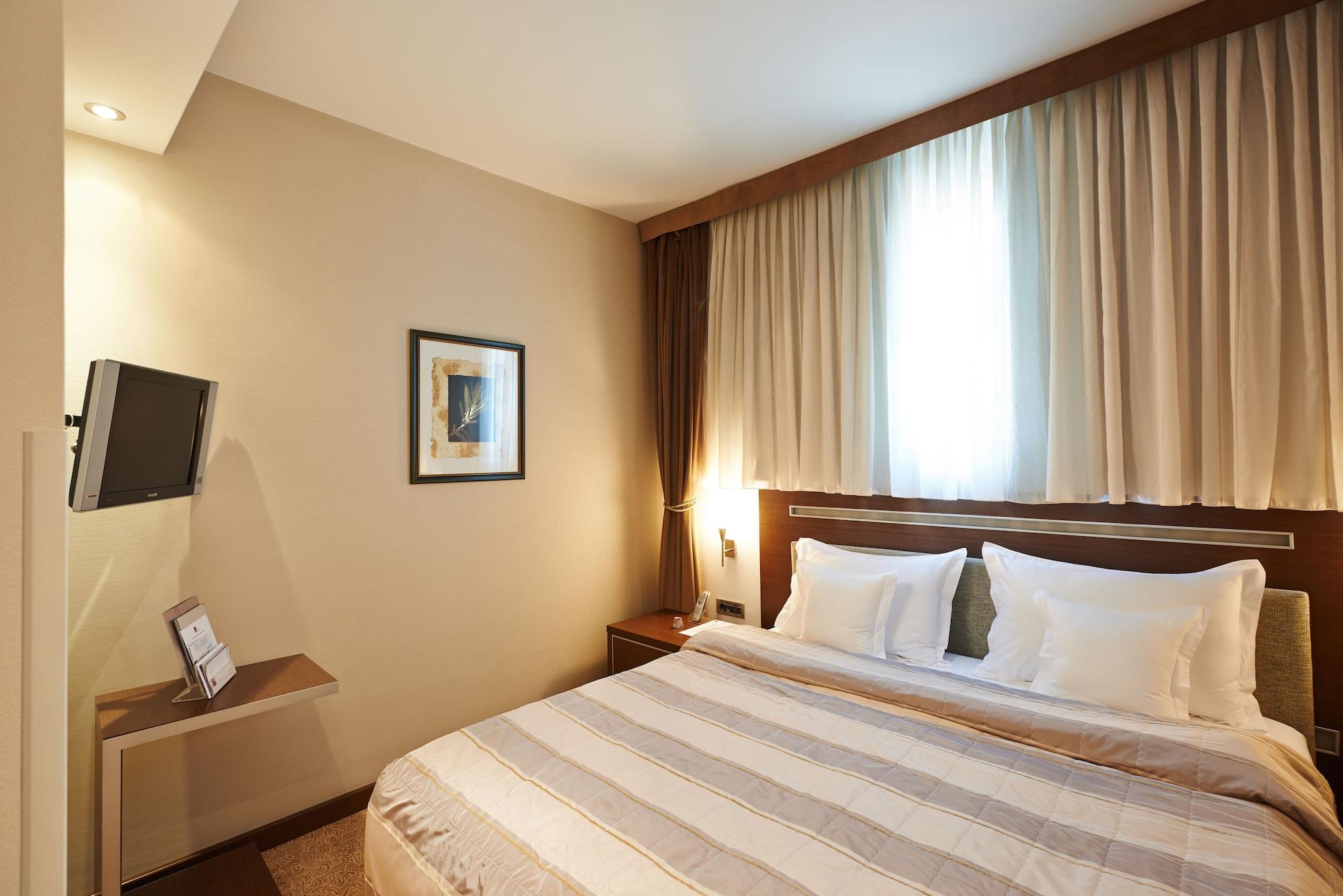 In Hotel Beograd Ngoại thất bức ảnh