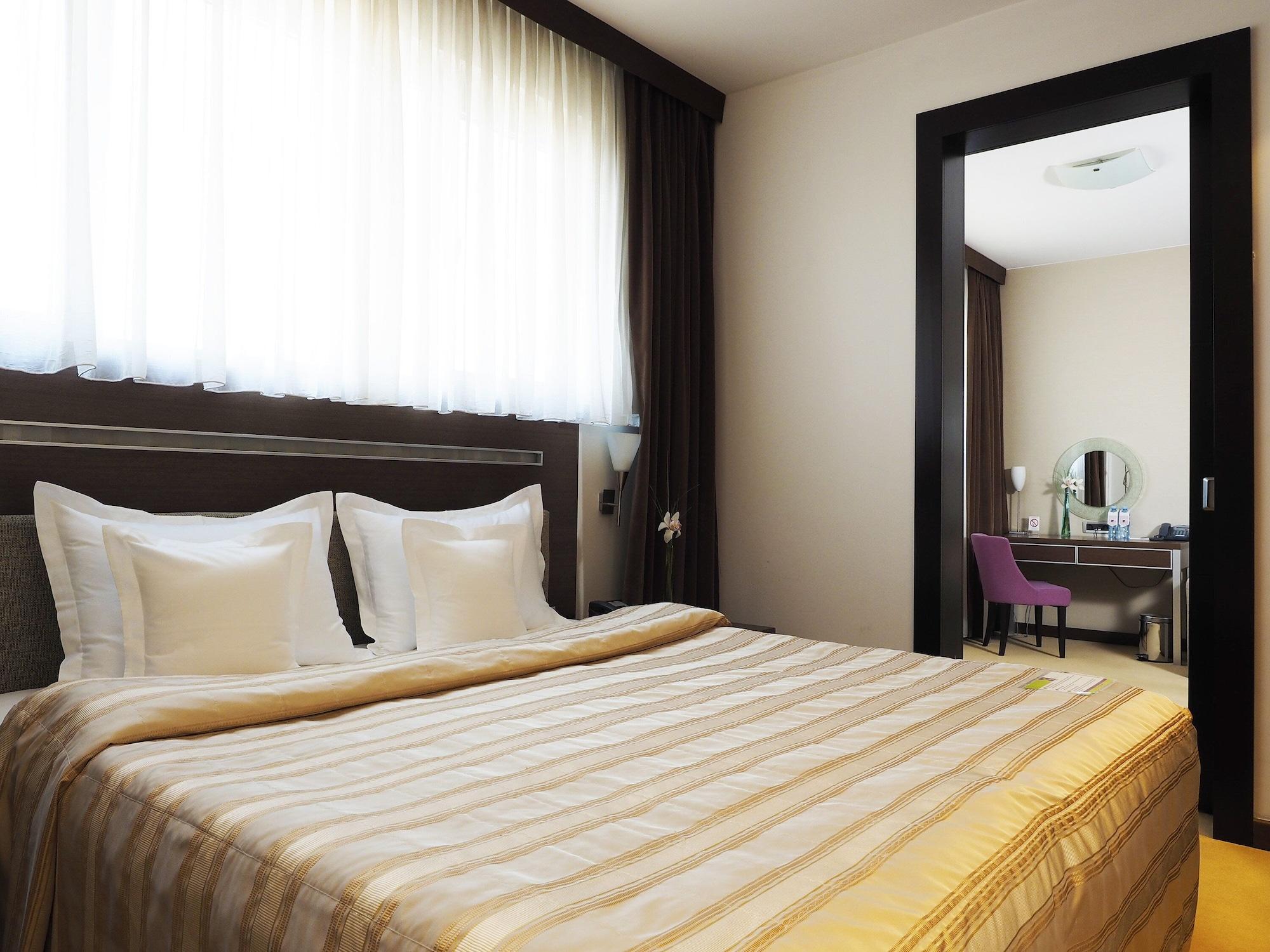 In Hotel Beograd Ngoại thất bức ảnh