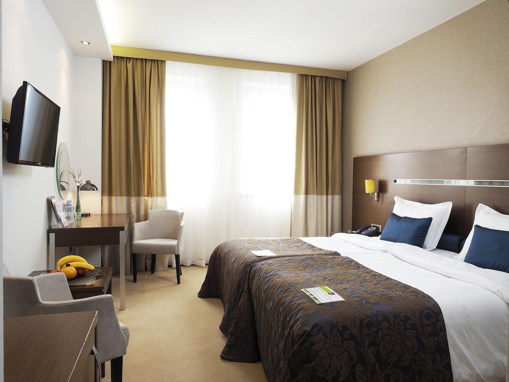 In Hotel Beograd Ngoại thất bức ảnh