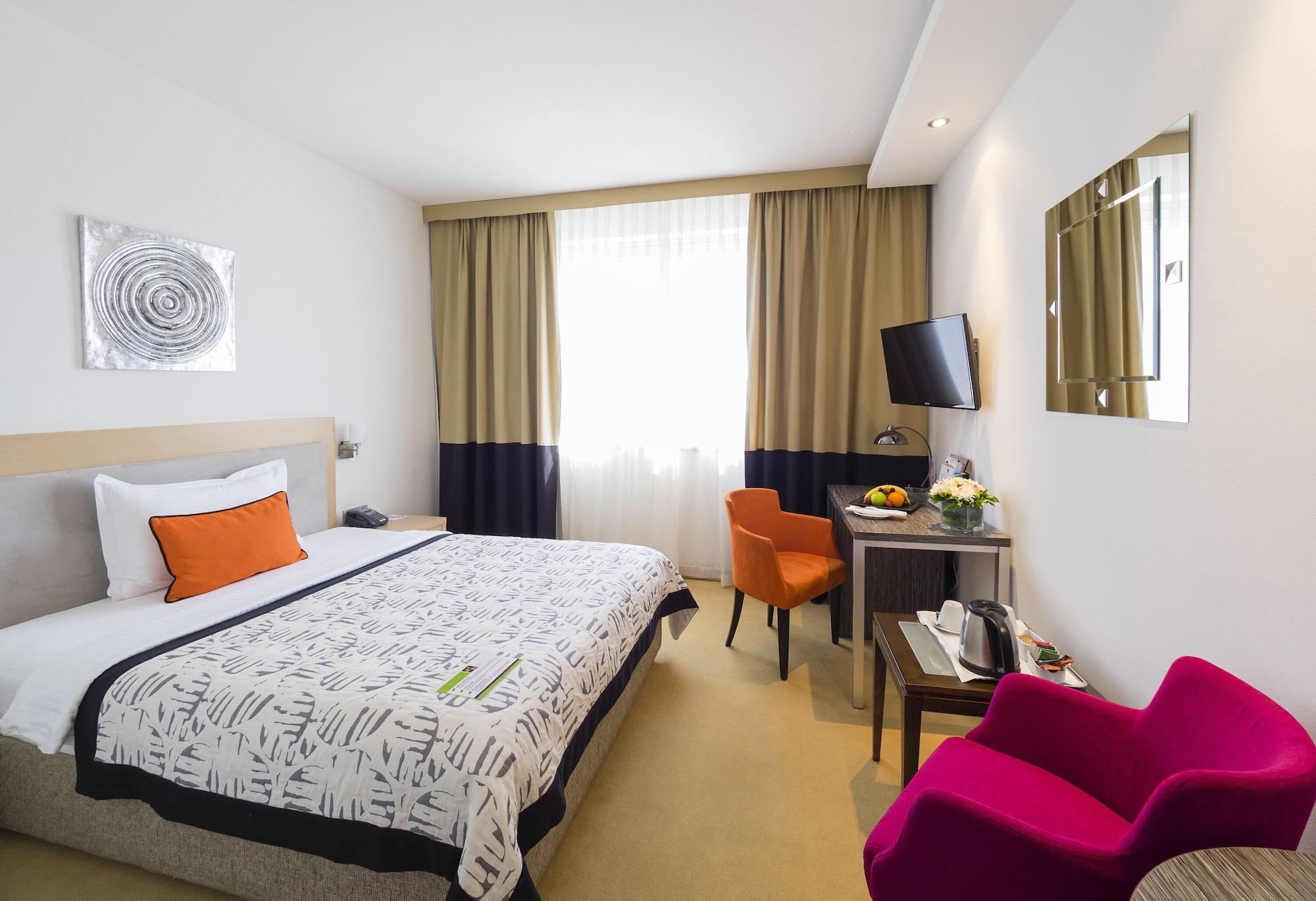 In Hotel Beograd Ngoại thất bức ảnh