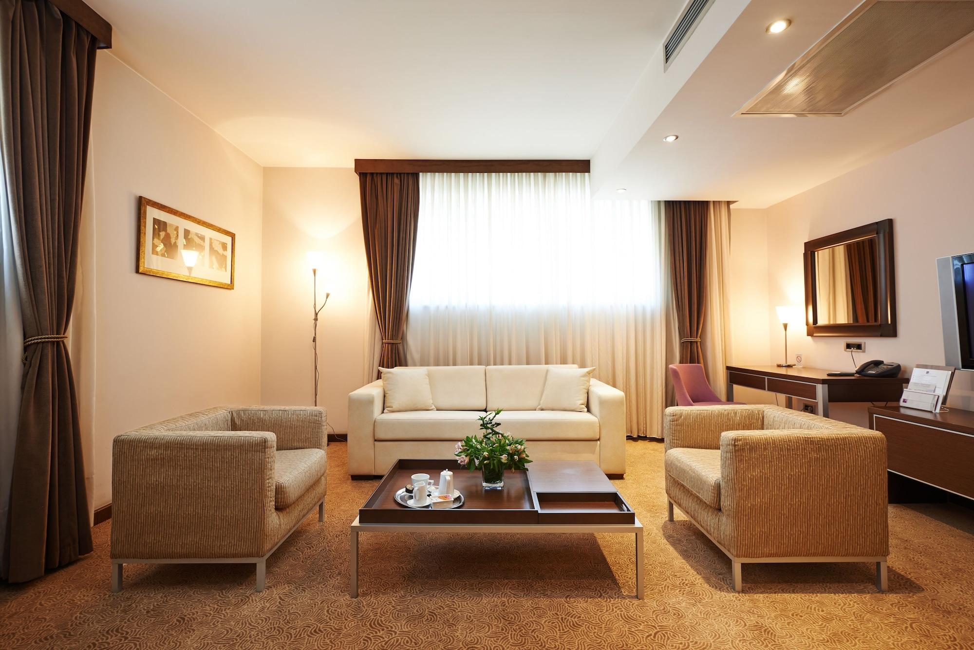 In Hotel Beograd Ngoại thất bức ảnh