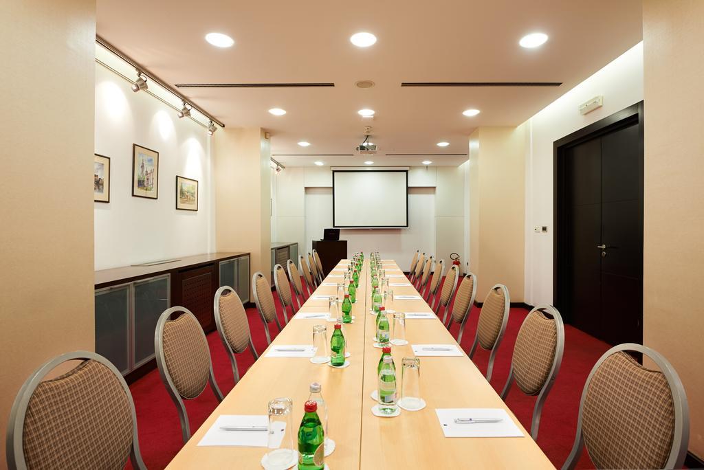 In Hotel Beograd Ngoại thất bức ảnh