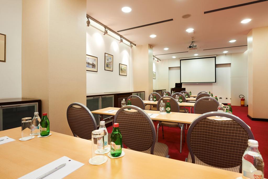 In Hotel Beograd Ngoại thất bức ảnh