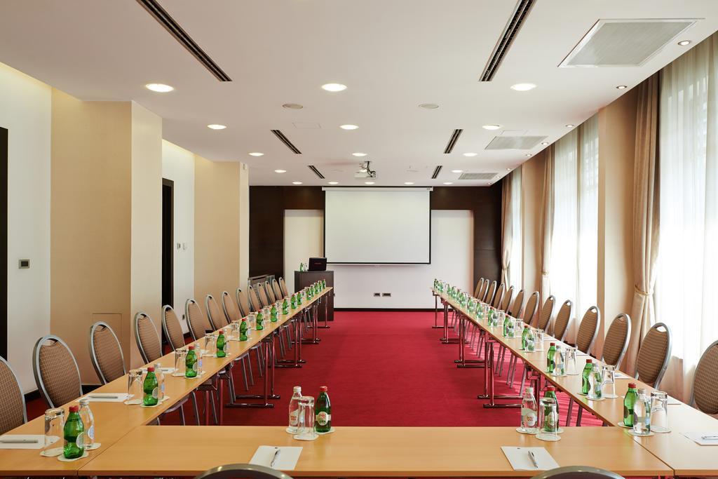 In Hotel Beograd Ngoại thất bức ảnh