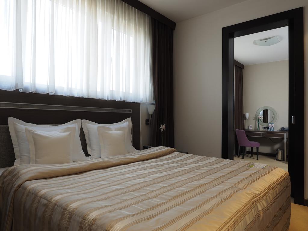 In Hotel Beograd Ngoại thất bức ảnh