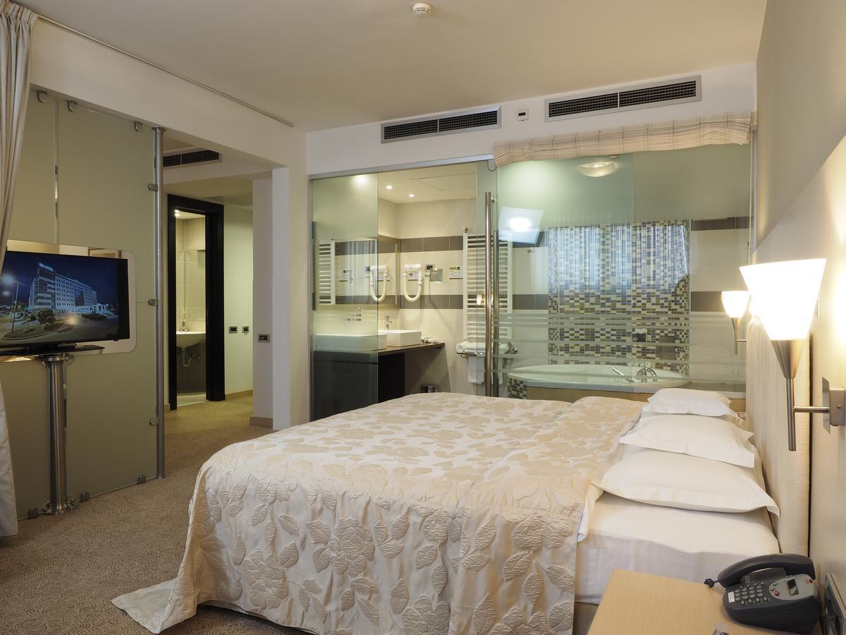 In Hotel Beograd Ngoại thất bức ảnh